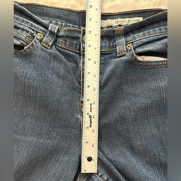 DKNY Soho Bootcut Midrise Jeans size 12 - Picture 9 of 16